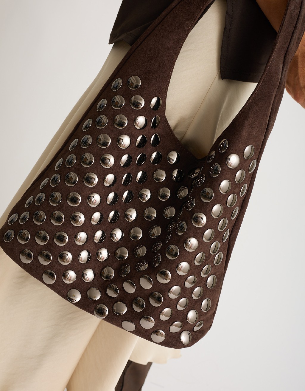 Borsa Hobo Soft-Touch Borchie Frontali