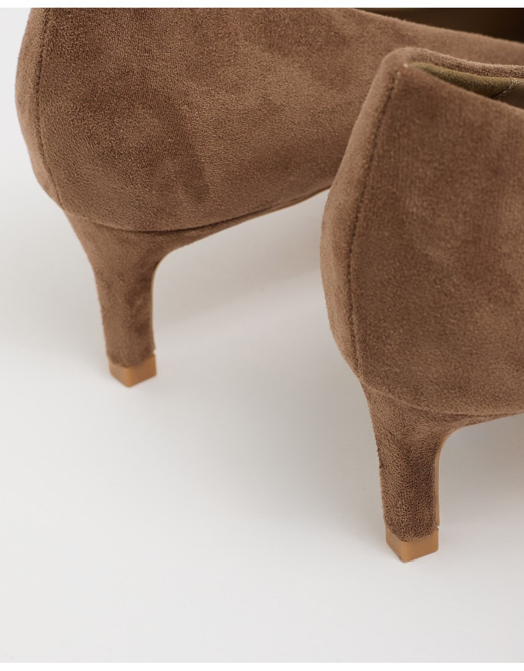 Décolletté Kitten Heel