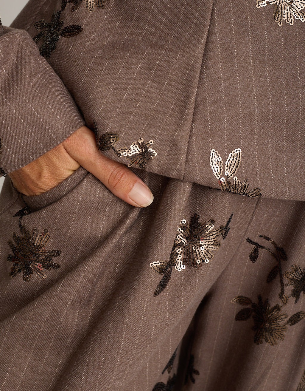 Completo Gessato Ricamo Paillettes