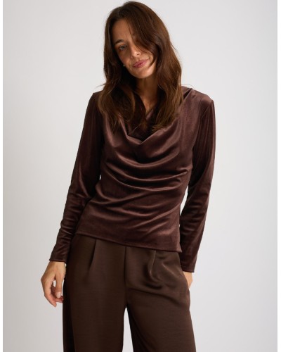 Maglietta Velluto Pizzo E Accessorio Schiena