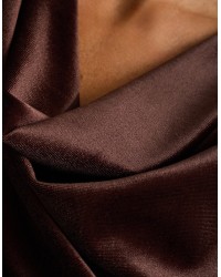 Maglietta Velluto Pizzo E Accessorio Schiena