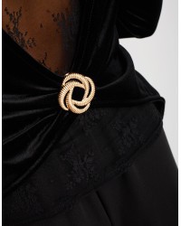 Maglietta Velluto Pizzo E Accessorio Schiena
